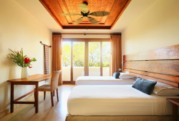 Ocean View w/ AC - DOUBLE (KING BED)